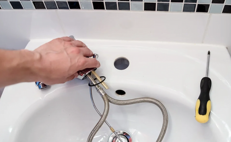 مياه - 5 أشياء تساعدك في تجديد الحمام بأقل التكاليف