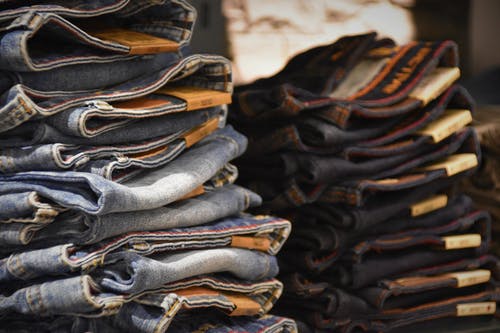 للحفاظ على ملابسك في حالة جيدة - كيفية شراء بناطيل جينز شبابي عالي الجودة و صديق للبيئة